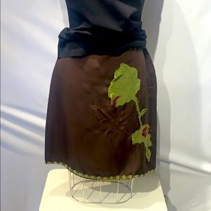 Hype brown skirt with floral pattern.